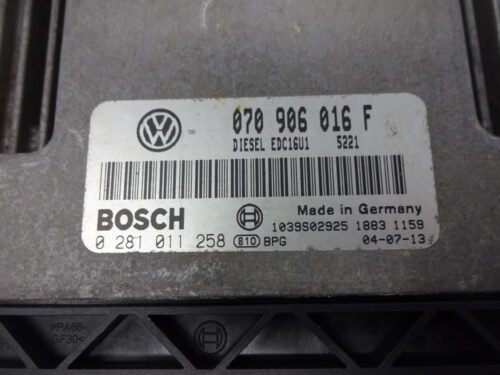 foto de las referencias de la centralita 070906016F 0281011258