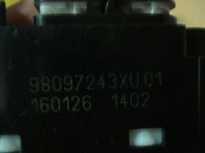 Interruptor SRC MENU Peugeot 208 98097243XU 98097243XU01