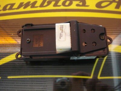 Botonera elevalunas Toyota 848200F040 8480202201 84802-02201-B0  84820-0F040