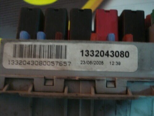 Caja de fusibles  Peugeot  Fiat CITROEN 1332043080