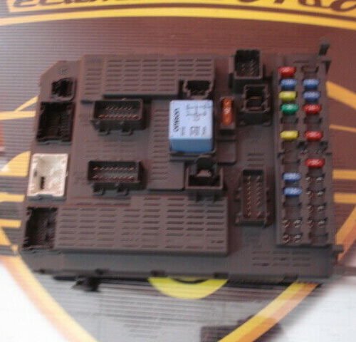 Caja de fusibles Citroen C8 807 1400310480 14 003 104 80 14.003.104.80