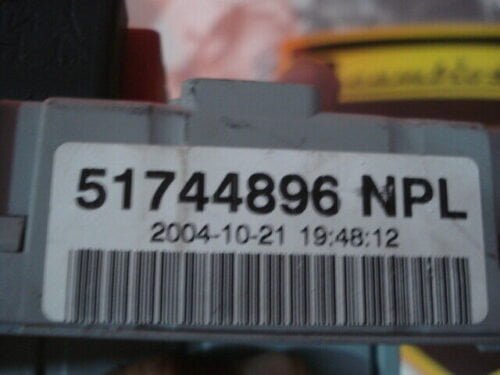 Caja de fusibles Fiat Punto 51744896NPL 46552681CPL 51744896 46552681