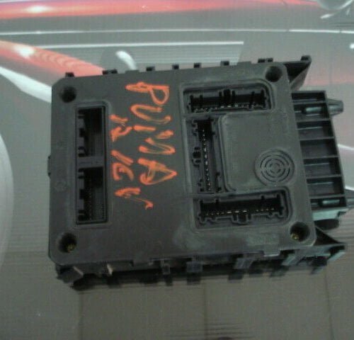 UHS Caja de fusibles Ford PUMA YS6T14K150DB YS6T 14K150 DB SIEMENS S108704002A