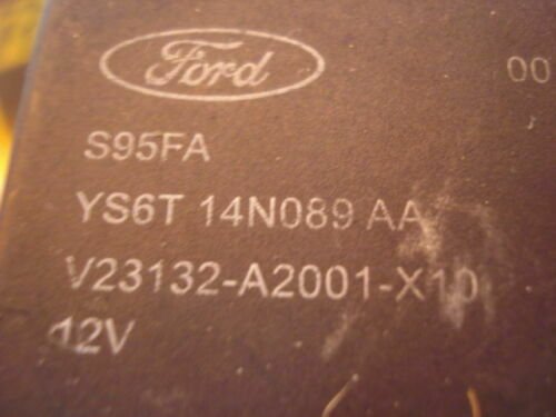 Centralita Ford Fiesta YS6T14N089AA S95FA V23132A2001X10
