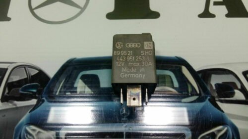Relé Audi VW 80 100 A4 A6 No 215 443951253L