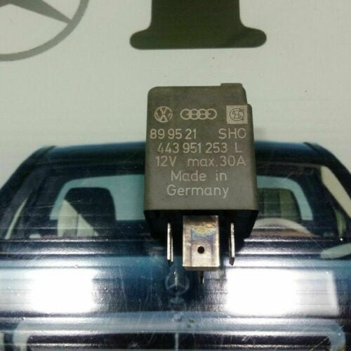 Relé Audi VW 80 100 A4 A6 No 215 443951253L