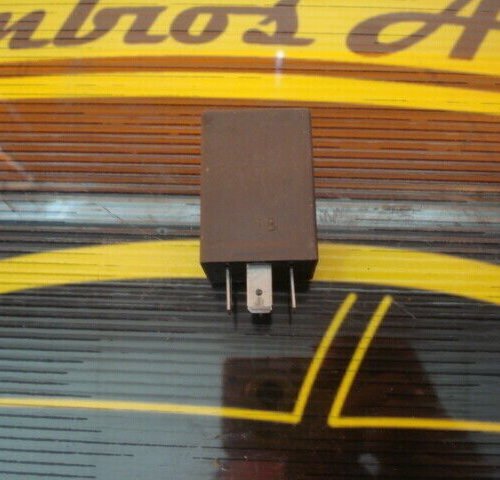 Relé  Relais Rele IVECO 500369986 24V 538.11