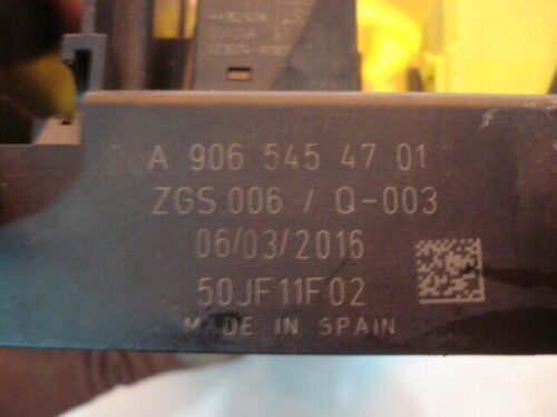 _57 Caja de fusibles Mercedes Sprinter W906 A9065454701 ZGS006 Q-003