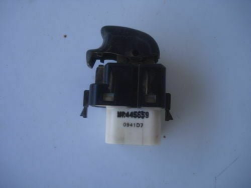Botonera Elevalunas Mitsubishi Pajero III V60 MR445659