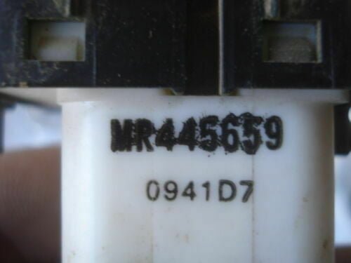 Botonera Elevalunas Mitsubishi Pajero III V60 MR445659