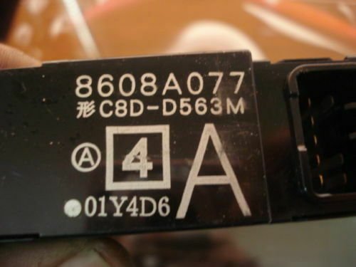 Botonera Elevalunas Mitsubishi Colt 8608A077 C8D-D563M