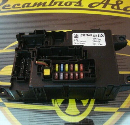 Caja de fusibles Opel Corsa 13320628 13320628US 401154265 28224264