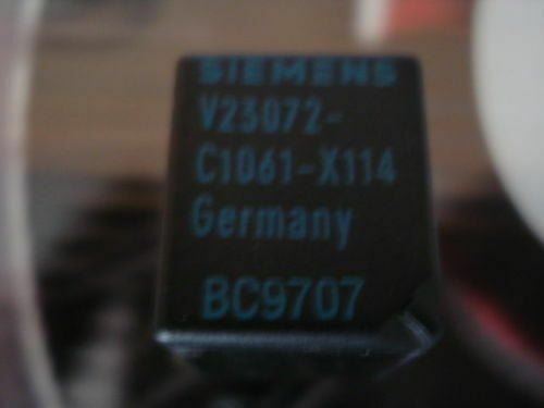 Relé SIEMENS V23072-C1061-X114 V23072C1061X114 BC9707