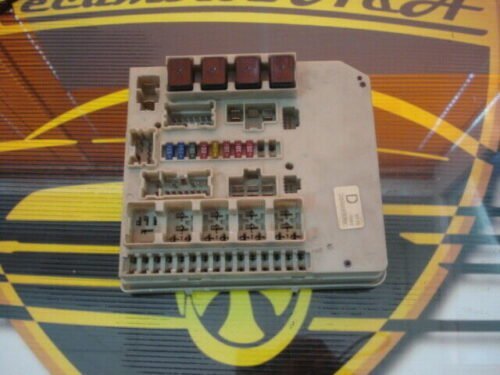 Caja de fusibles Nissan Navara Pathfinder R51 284B6EB30C 04387H02