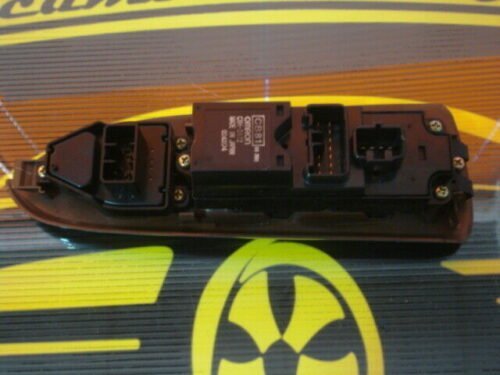 Botonera elevalunas Mazda Premacy C8HD172 C8H-D172 CB8166350 CB81 66350