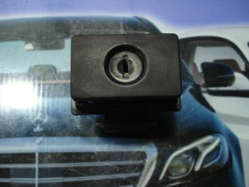 Guantera castillo / Handschuhfach schloss / SEAT TOLEDO 1L0857131A