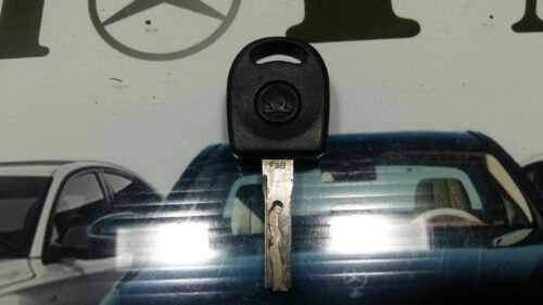 Alojamiento de la llave de control remoto inalámbrico / SKODA