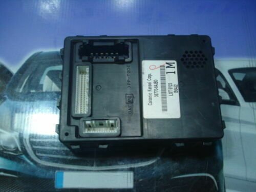 Caja de fusibles / Sicherungskasten / SUZUKI SWIFT 36770-64JB0 3677064JB0