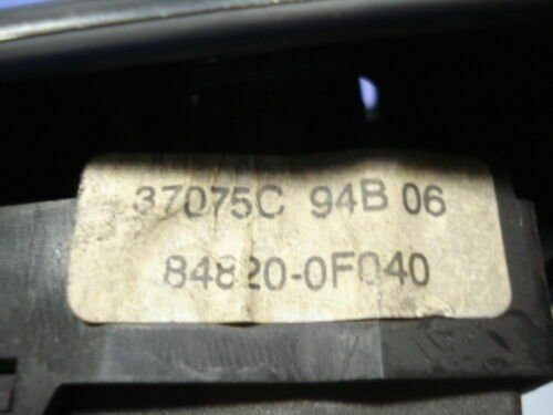Botonera Elevalunas Toyota Corolla E12 848200F040 84820-0F040 84802-02271-B0