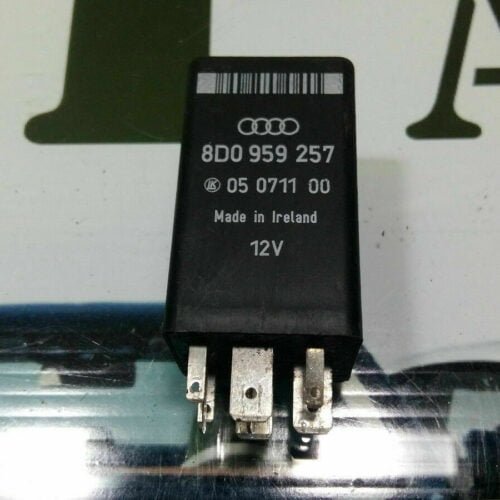 Relé relais relay Audi A4 A6 A8 Nr.365 8D0959257 8D0 959 257