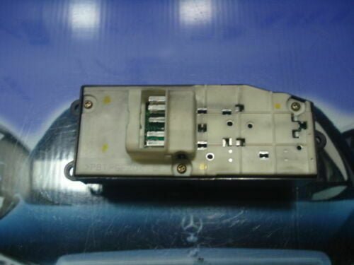 Botonera Elevalunas / Toyota Yaris 011-5B40 8482010100 84820-10100