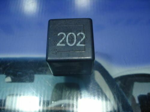 Niebla Relé / Relais Nebelscheinwerfer / Audi NR.202 8A0 951 253 8A0951253