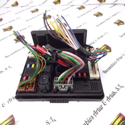 284B7JD000 Caja de fusibles Nissan Qashqai 284B7JD000 284B7-JD000