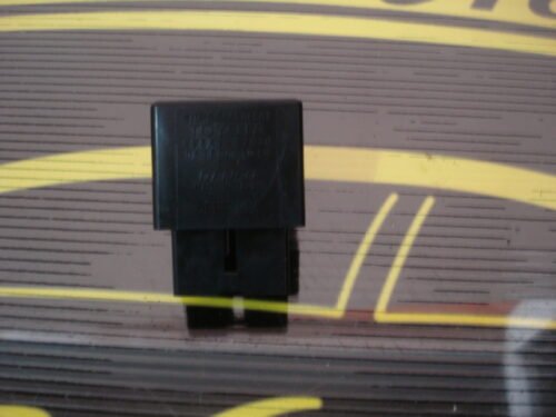 Relé Relais Toyota Avensis 895A147010 895A1-47010 061800-1010