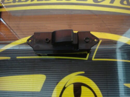 Botonera elevalunas Mitsubishi L200 MR587955 C8D-D392M