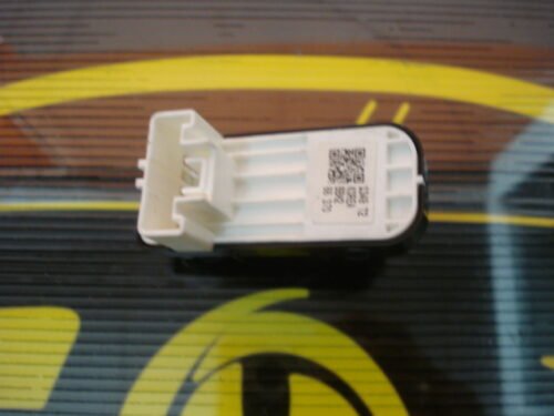 Botonera Elevalunas MAZDA 3 BBM266370 BBM2 66 370 1349T2