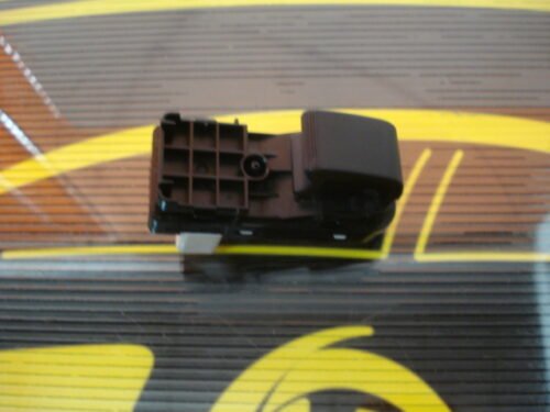 Botonera Elevalunas MAZDA 3 BBM266370 BBM2 66 370 1349T2