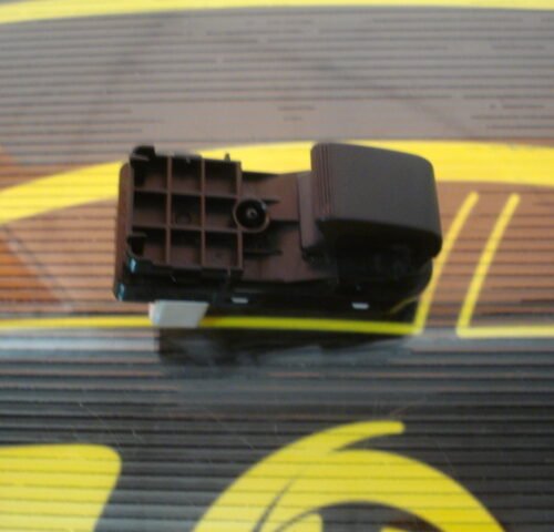 Botonera Elevalunas MAZDA 3 BBM266370 BBM2 66 370 1349T2