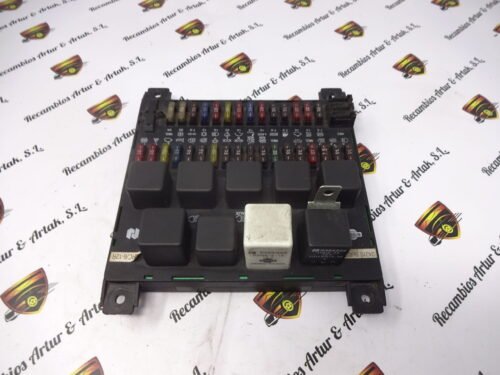 Caja de fusibles Nissan Atleon 243109X402 24310 9X402