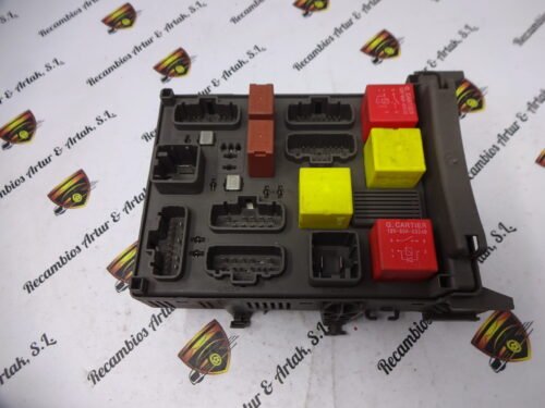 Caja de fusibles Renault Laguna 2.0 2004 16V 8200004201E 8200283812