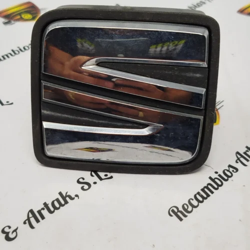 Maneta de portón trasero Seat Ibiza Toledo 6J0827565 6J0.827.565 6JO827565