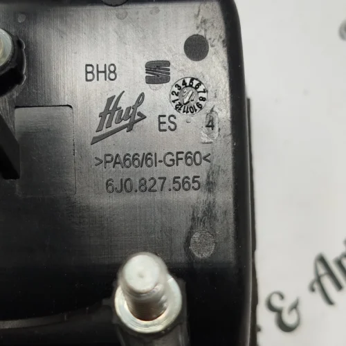 Maneta de portón trasero Seat Ibiza Toledo 6J0827565 6J0.827.565 6JO827565