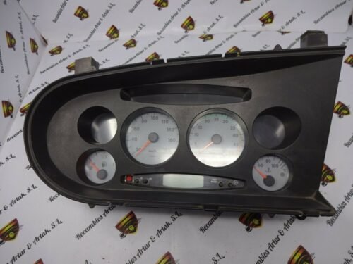Cuadro de instrumentos / Iveco Daily 500366403 L99 D-78052 VDO 1551.60100100