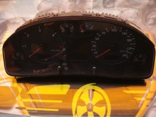 DSC05407 Cuadro de instrumentos Audi A6 4B0920930K 4BO920930K