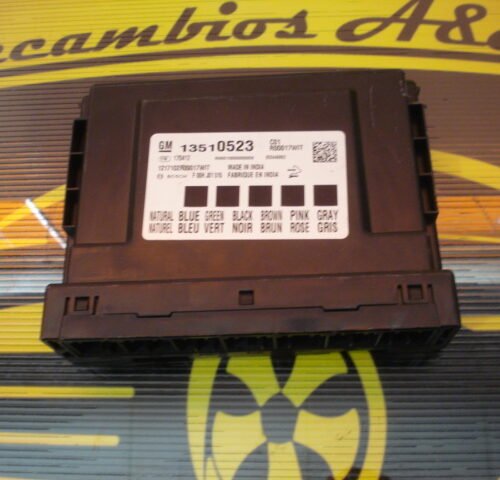 Caja de fusibles Opel Astra MOKKA 13510523  F00HJ01515