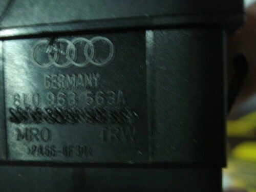 DSC06335 (1) Asiento interruptor del calentador Audi A3 8L0963563A 8LO963563A