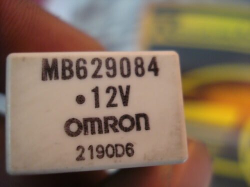 Relais Rele Relay Mitsubishi MB629084 OMRON 2190D6
