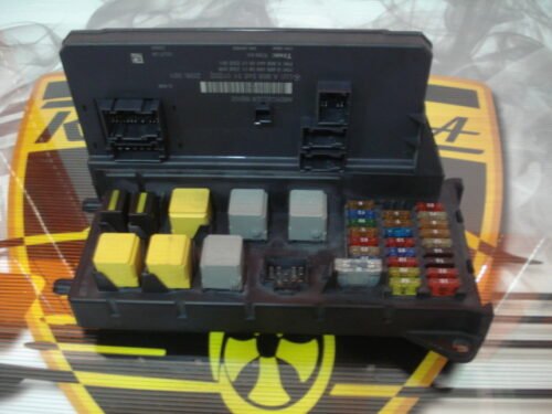 DSC06855 Caja de fusibles Mercedes Sprinter A9065453101 A9065450801 A9064420600 ZGS001 A9065450401