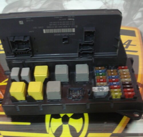 DSC07156 Caja de fusibles Mercedes Sprinter A9065452601 A9065450601 A9064420500