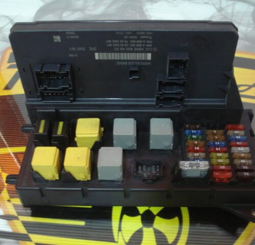 Caja de fusibles Mercedes Sprinter A9069004800 A9069011600 A9069027500