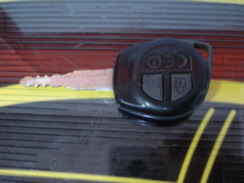 Alojamiento de la llave de control remoto inalámbrico SUZUKI
