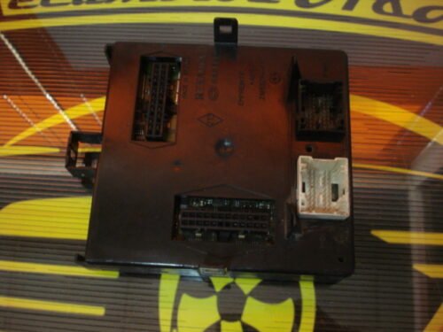 BCM Caja de fusibles Renault vel satis 8200275725 33254919