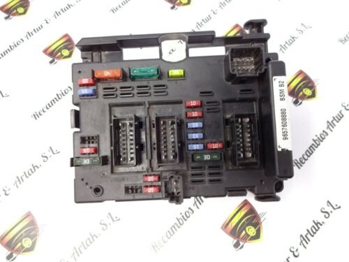Caja de fusibles Citroen Peugeot 9657608880 BSM B2