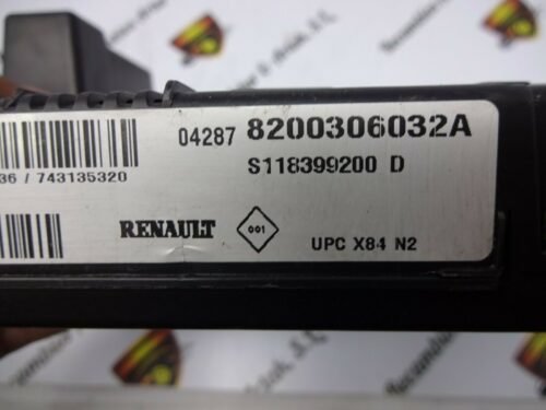 S118399200D Caja de fusibles Renault Scenic Megane 8200306032A S118399200D S118399200 D
