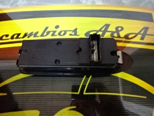 Botonera elevalunas Mitsubishi Space Star MR915962 52269Z0A