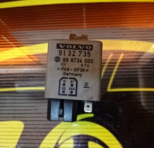 Rele  Relay  VOLVO 9132735 91 32 735 898734000
